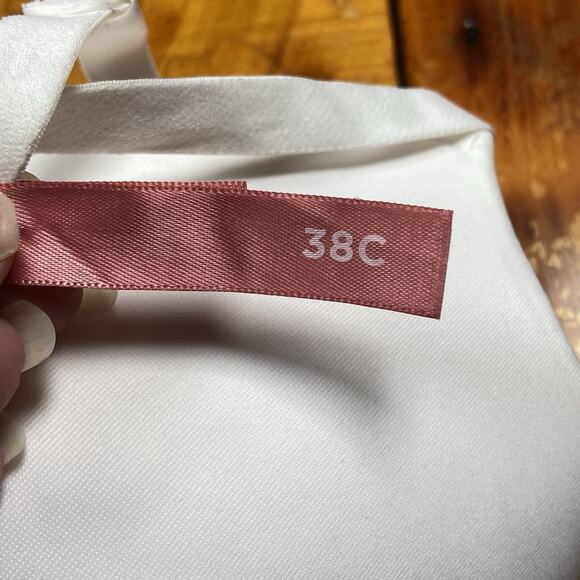 Arizona Body Push Up Bra Women's Size 38C Cloud Kissed White NWOT - Picture 2 of 5